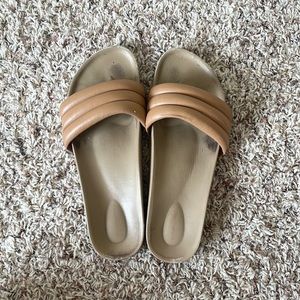 Beatrice Valenzuela Sandalias